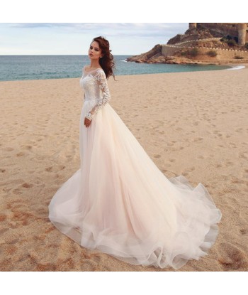 Robe de mariée bohème chic dos nu brillant des détails fins