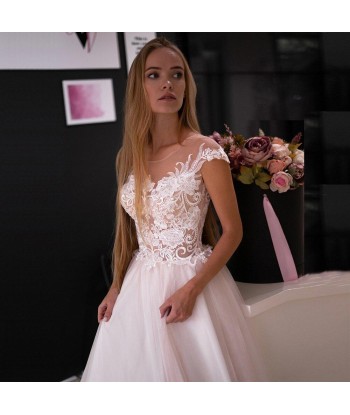 Robe de mariée simple bohème chic Voir les baskets